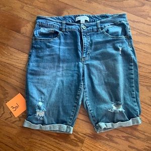 Size 14W distressed jean short